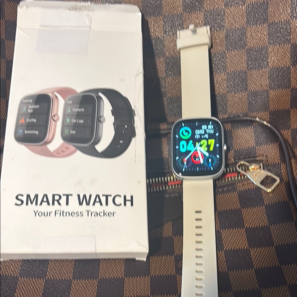 Smart Watch with Cream Band